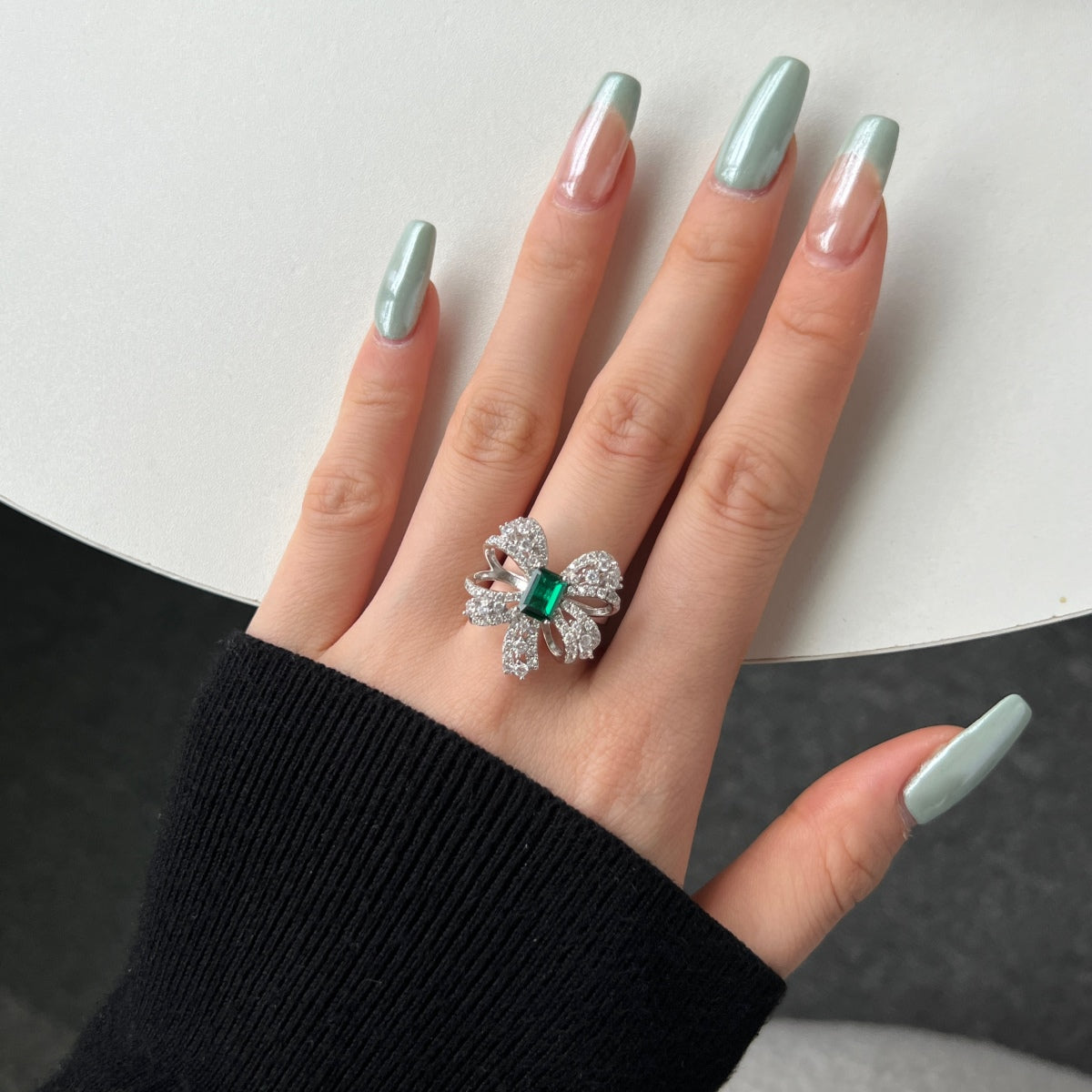 Bow Green Stone Ring